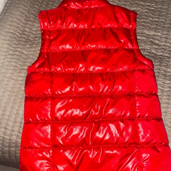 Limited Too red puffer vest. Size 14 - Picture 4 of 6